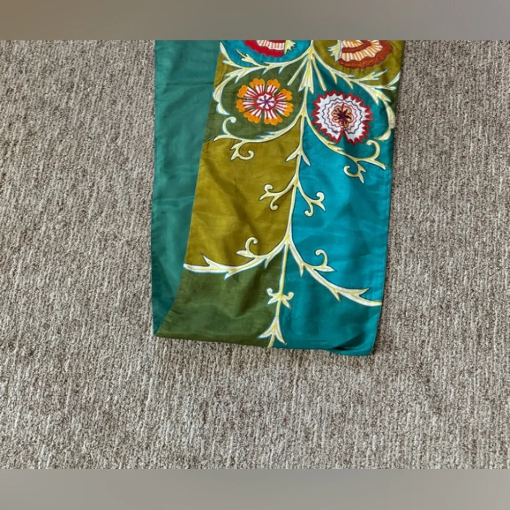 VGC Fall Table Runner - Picture 1 of 5
